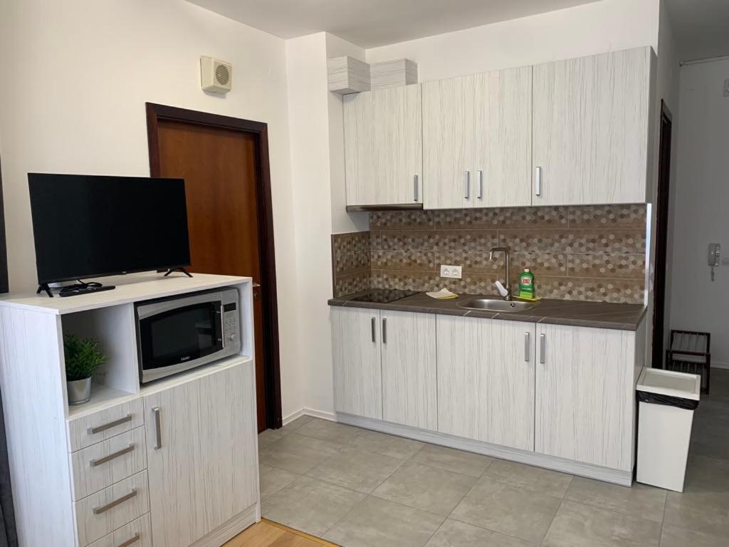 Flora Clover One Bedroom Apartment Nr. 18 波罗维茨 外观 照片